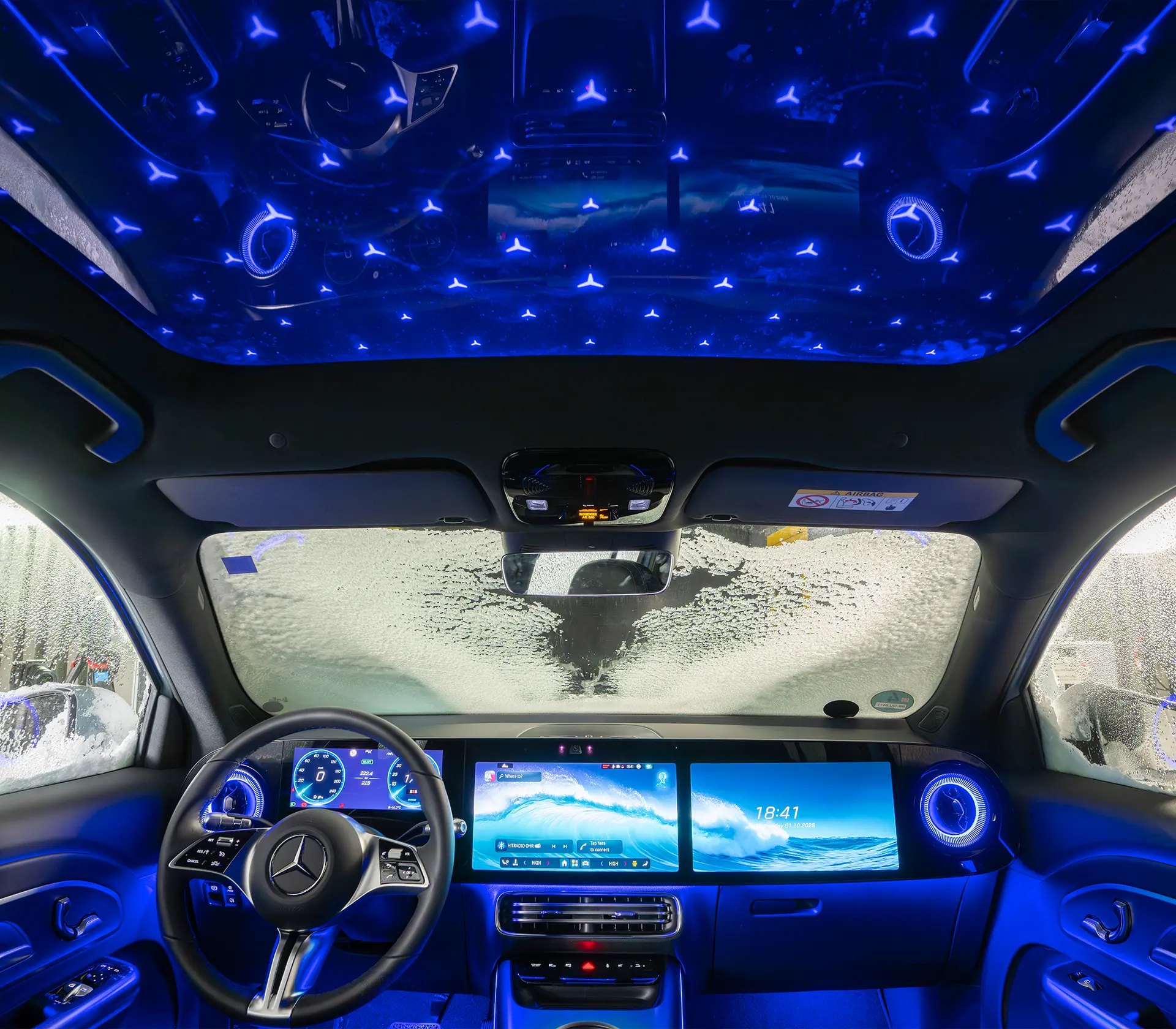 Innenraum vom neuen GLB, Sky Controll Panoramadach , vereiste Scheibe