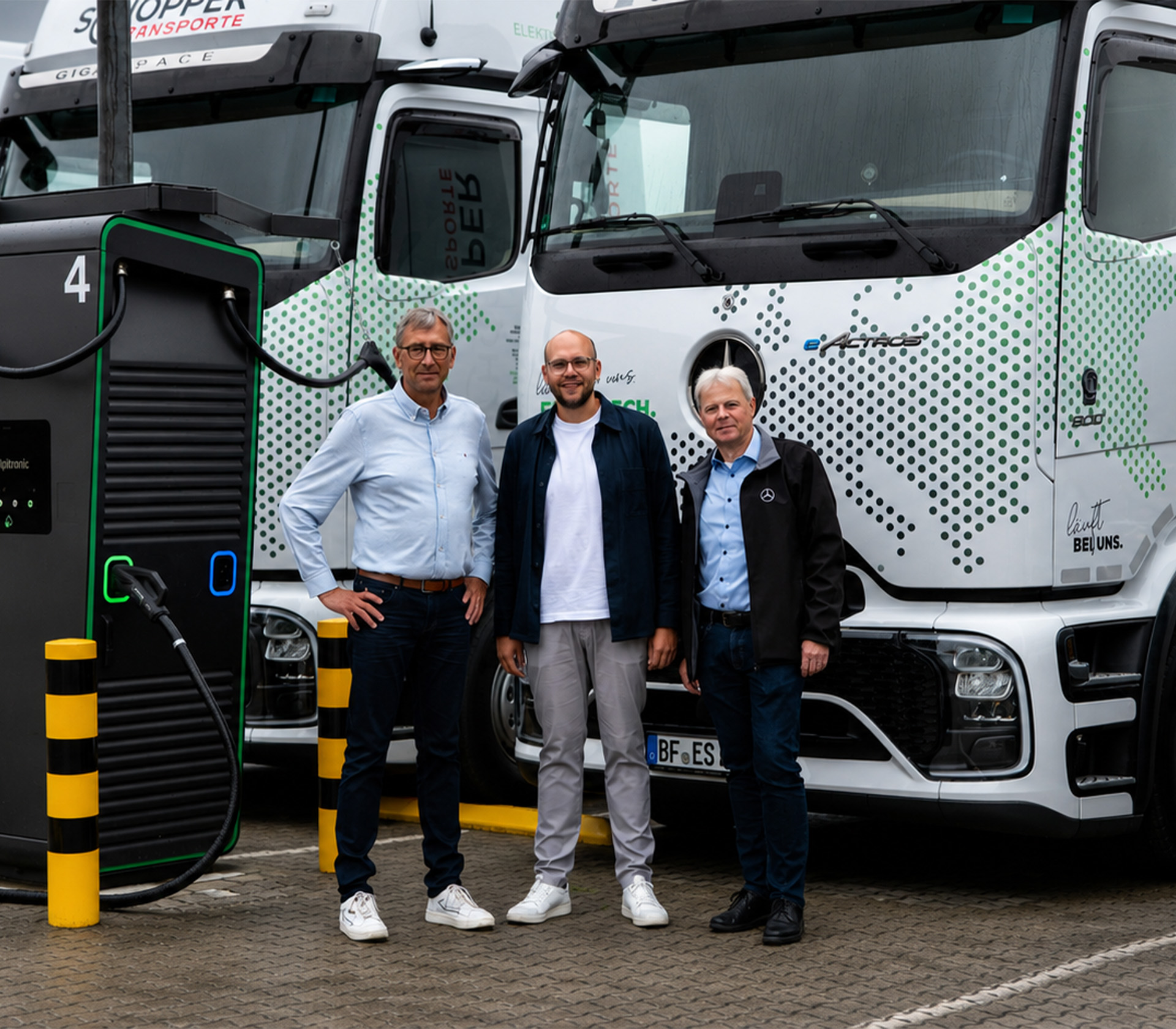 Schöpper Transporte übernimmt fünf eActros von Beresa