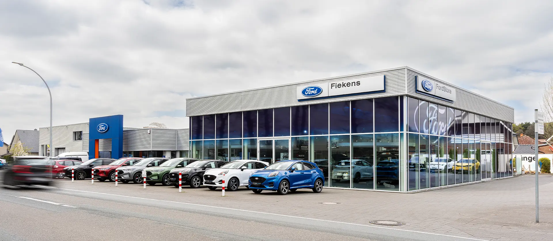 Außenansicht von Autohaus Fiekens in Schloßholte-Stuckenbrock