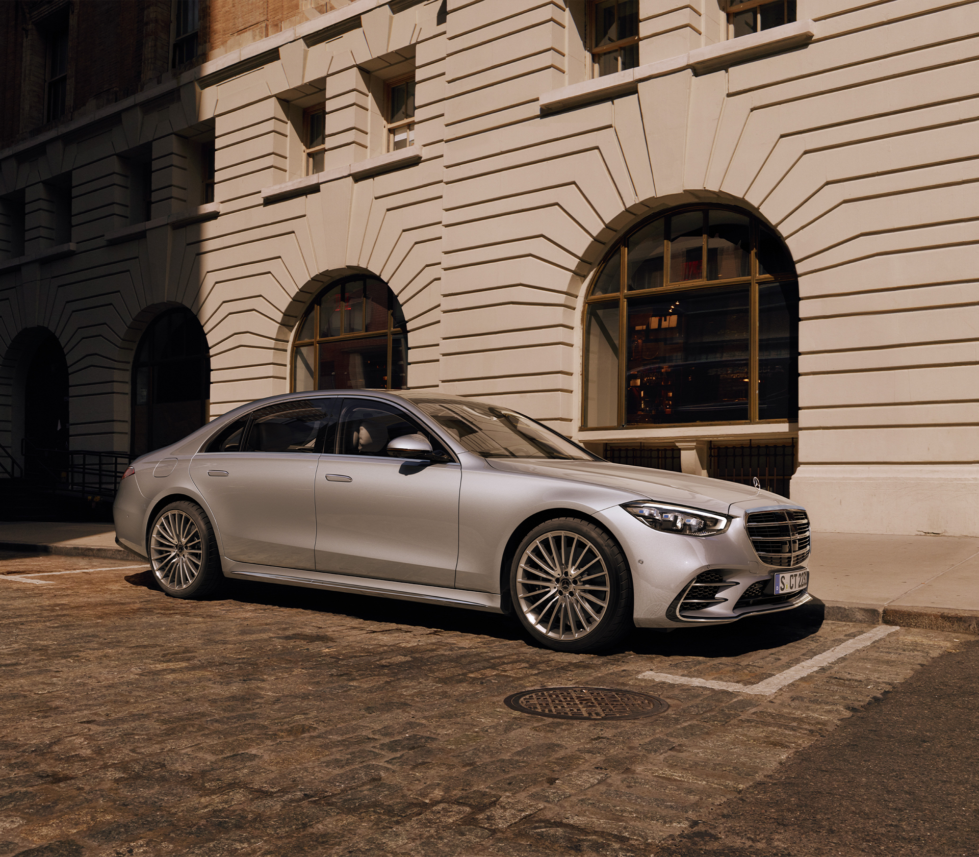 S-Klasse Limousine in grau Seitenansicht