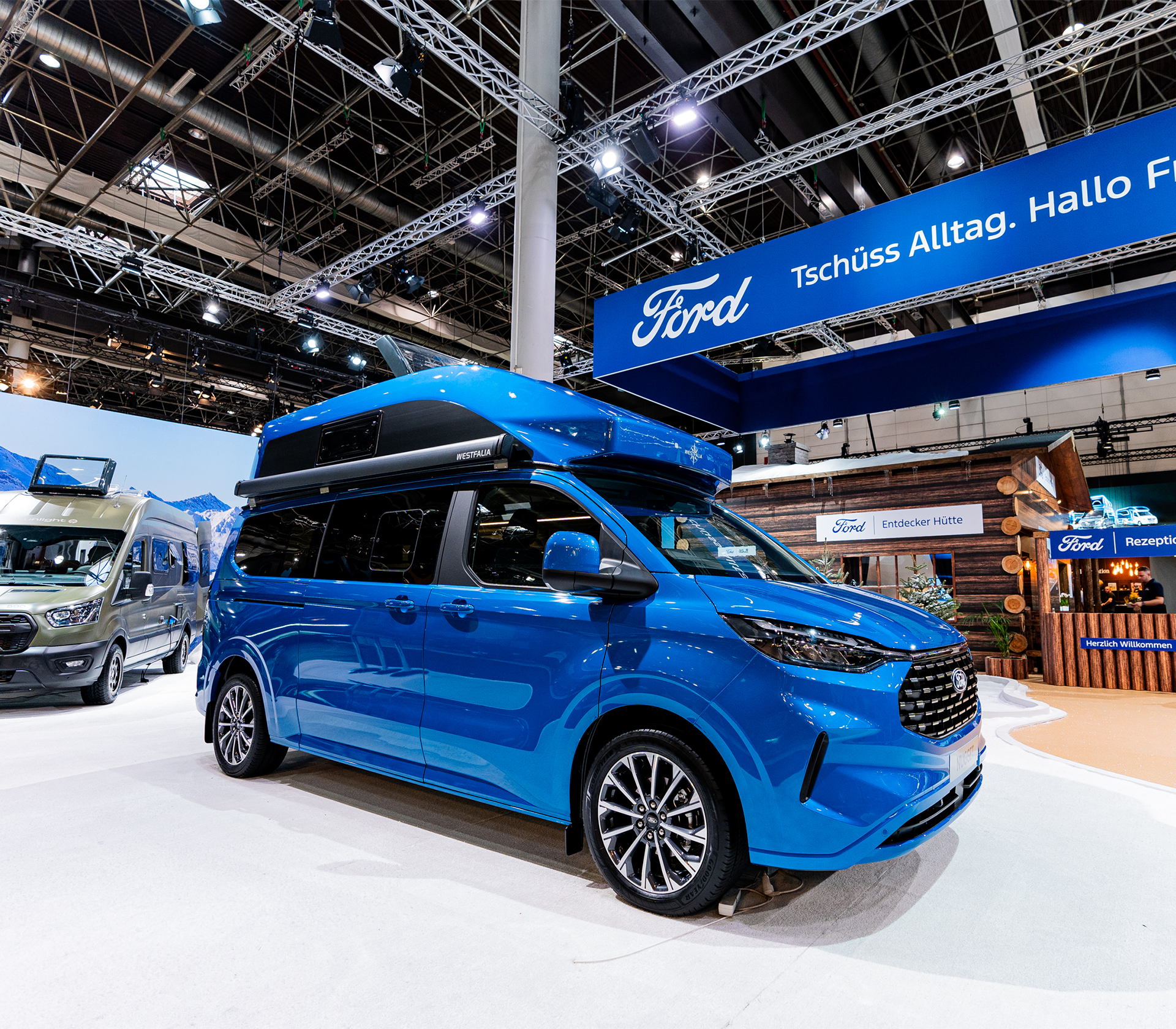 Ford Nugget mit festem Hochdach