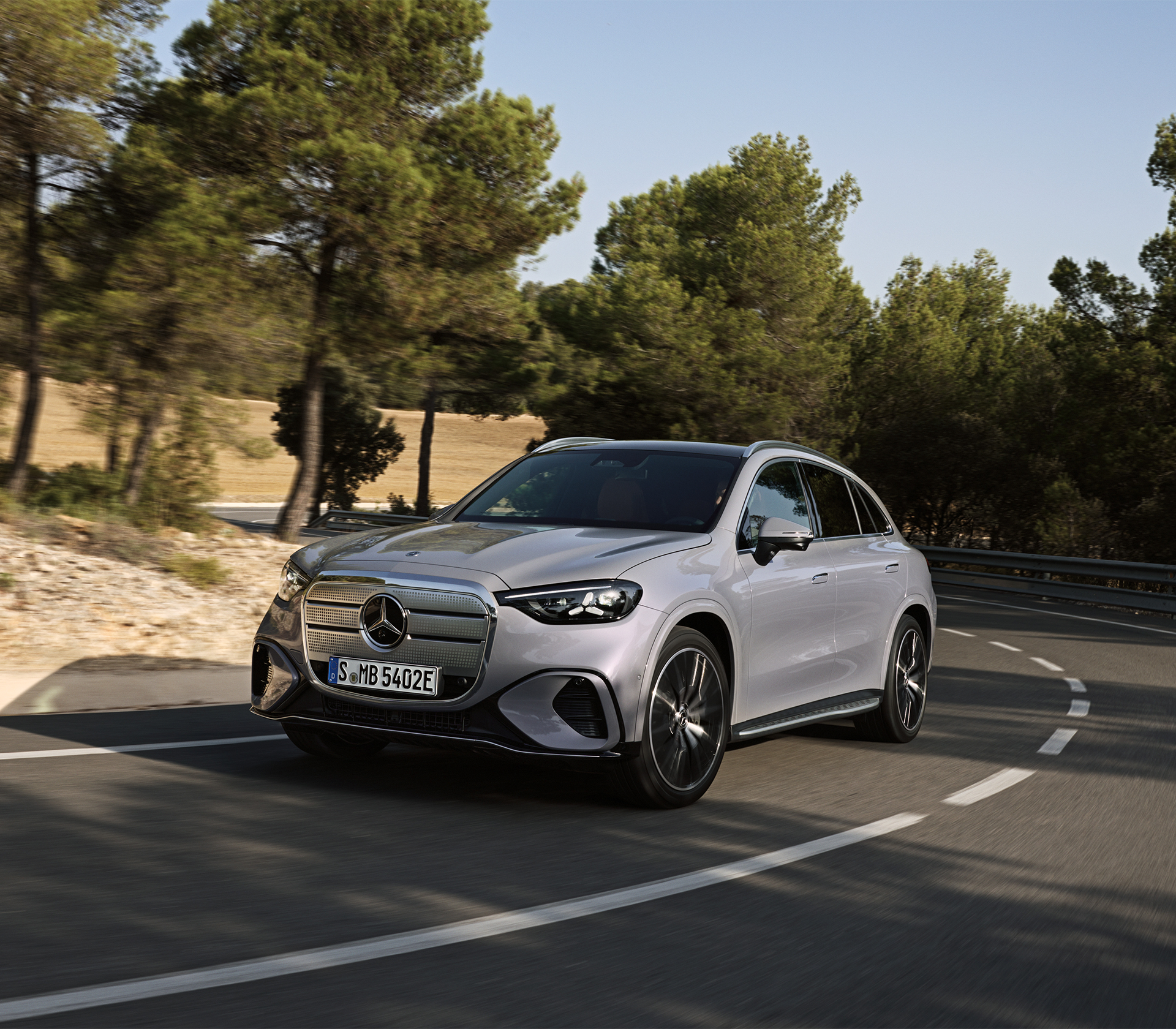 Mercedes-Benz GLC mit EQ Technologie Driving Shot