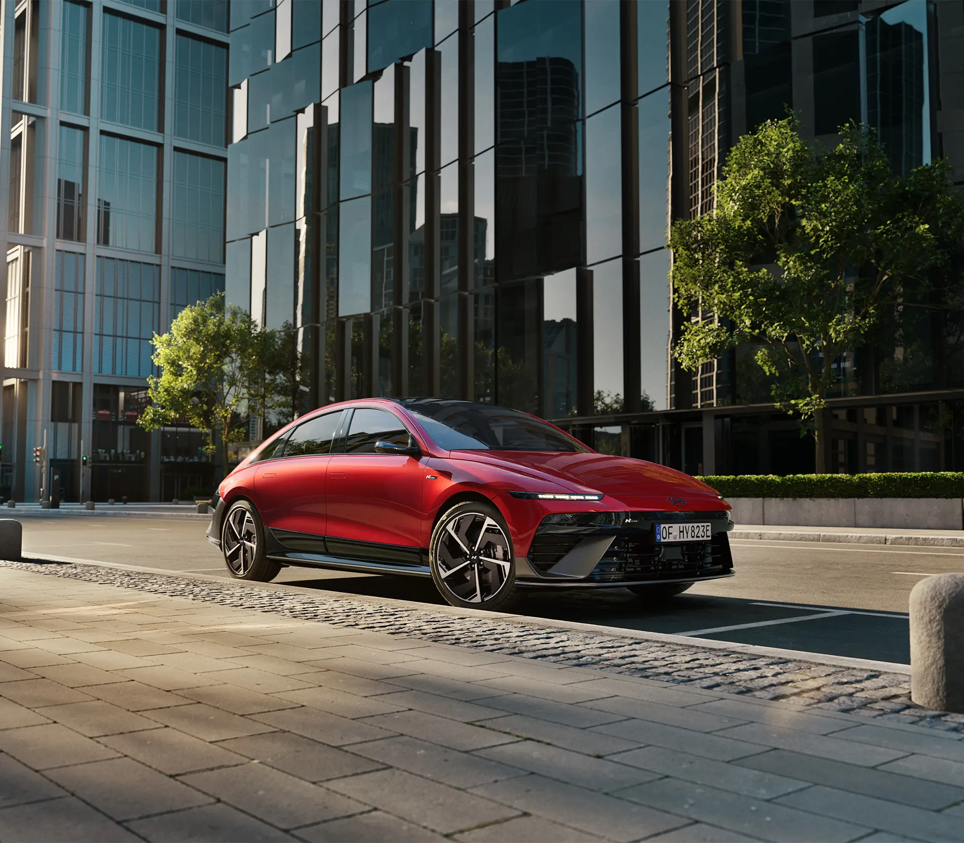 Der Hyundai IONIQ 6 in rot Seitenansicht