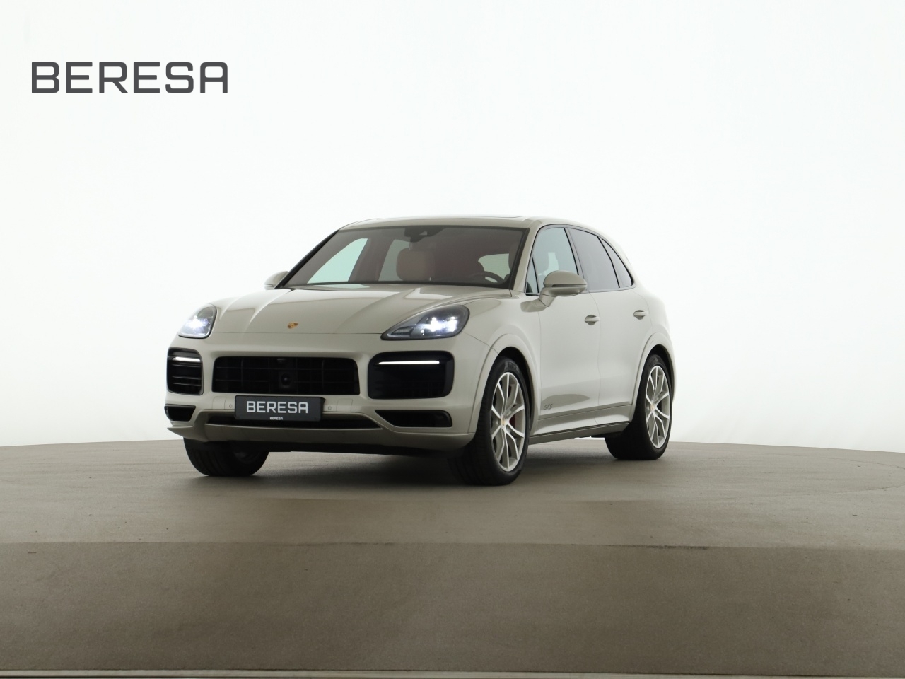 Cayenne GTS Massage Pano HUD Vierradlenkung