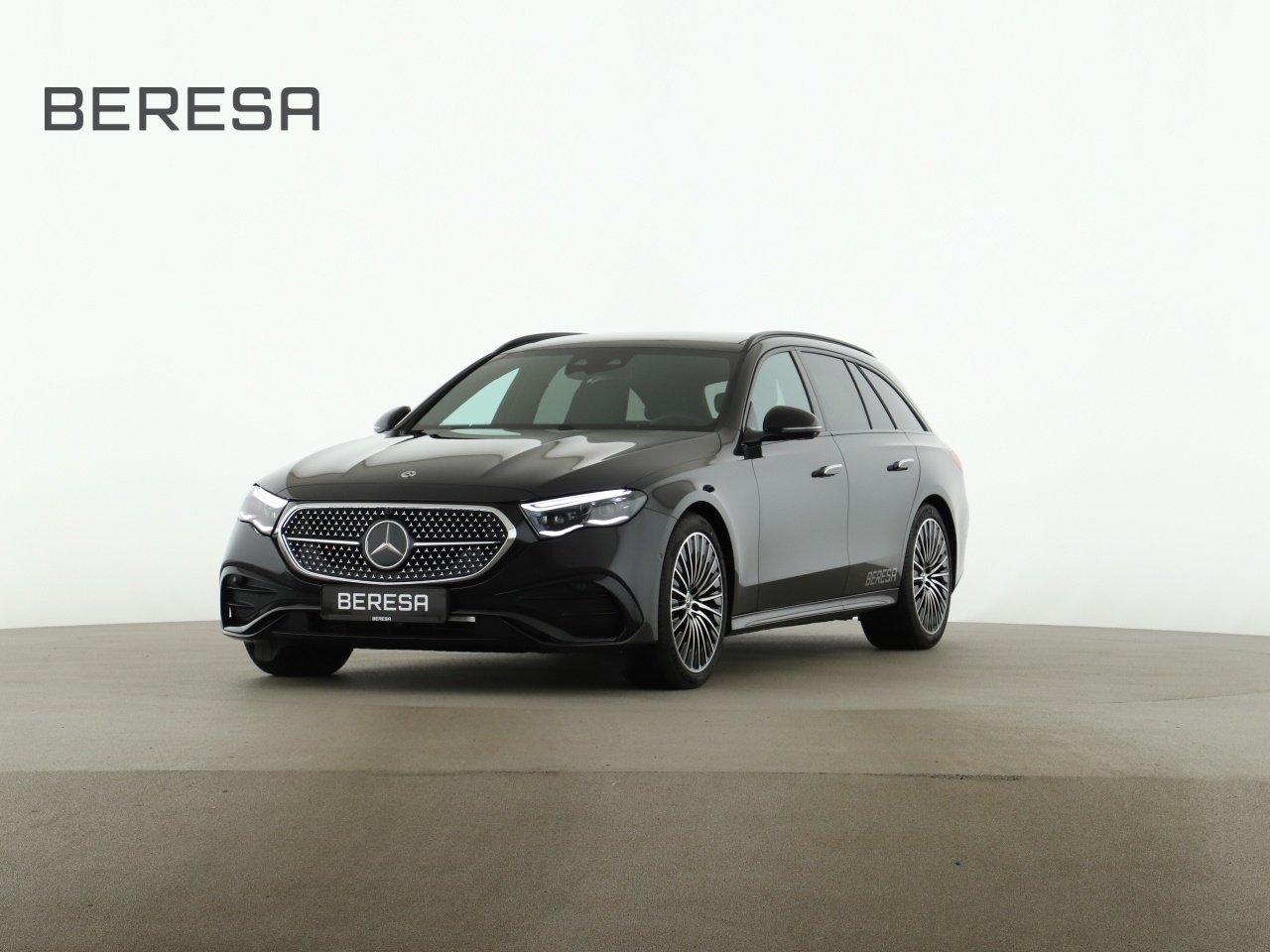 E 220 d T-Modell AMG Digital Light Night MBUX