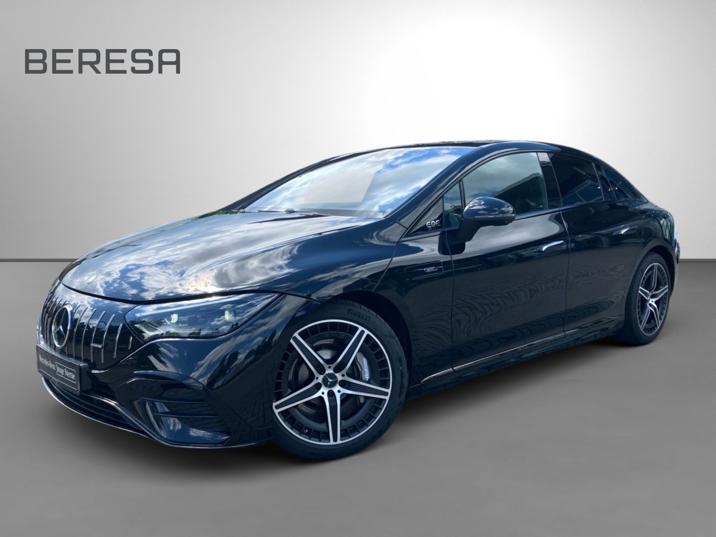 Mercedes-Benz EQE — Mercedes-Benz EQE 53 AMG 4M+ Night Carbon Hyperscreen HUD TV