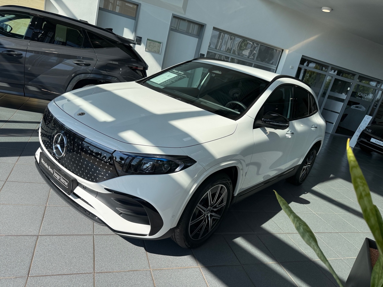 EQA 250+ AMG Night Distronic HUD 19 Zoll 360